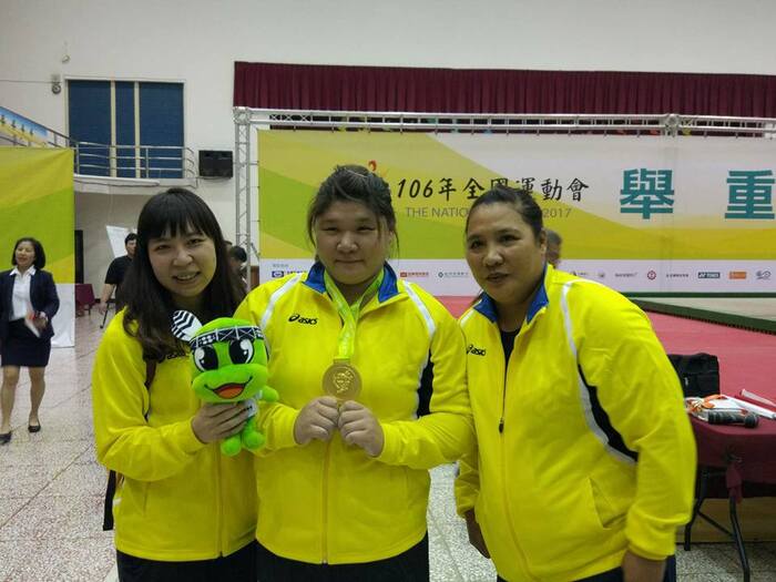 【狂賀】體二甲鐘芸伶同學榮獲106全運會女子組舉重 90公斤以上級金牌。圖片